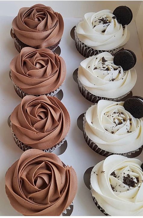 Chocolate Cupcake Design, Chocolate Cupcakes Decoration, Birthday Cupcakes For Women, Vanilla And Chocolate Cupcakes, Cupcake Cream, Dessert Soap, Xmas Desserts, Pastry Design, Cupcake Decorating Tips