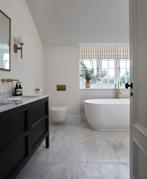 Claire Totman | The beautiful master en-suite at our recently completed project. This space boasts a vaulted ceiling giving it an incredible ceiling… | Instagram Modern Transitional Home Decor, Modern Marble Bathroom, Small Full Bathroom, Bathroom Freestanding, Mandarin Stone, Interior Fit Out, Bathroom Redesign, Bathroom Ceiling, Bathroom Design Luxury