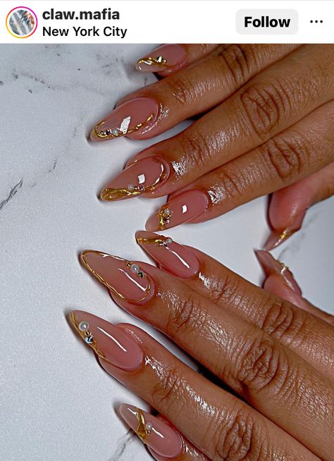 Acrylic Nails Almond Shape, Oval Nails Designs, Gold Chrome Nails, Chrome Nails Designs, Work Trip, Drip Nails, Flower Nail Designs, Simple Acrylic Nails, Almond Nails Designs