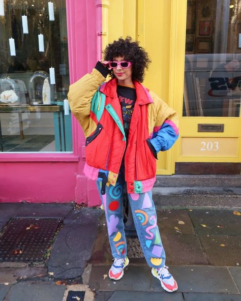 Some dopamine fall inspo for you this dreary Saturday morning 🌈 #dopaminedressing #fallfashion #fallinspo #colorfulfashion #colourfuloutfits #colorfulwardrobe #autumnoutfitideas Aw Style, Maximalist Outfits, Colorful Grunge, Girl Hacks, Colourful Fashion, Colorful Wardrobe, Dopamine Dressing, West Coast Fashion, Clothing Aesthetic