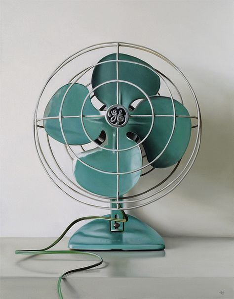 GE Vintage Electric Fan by chris stott, via Flickr Old Fan, Retro Fan, Deco Originale, Vintage Fans, Décor Boho, Electric Fan, Aqua Turquoise, Design Sponge, Look Vintage