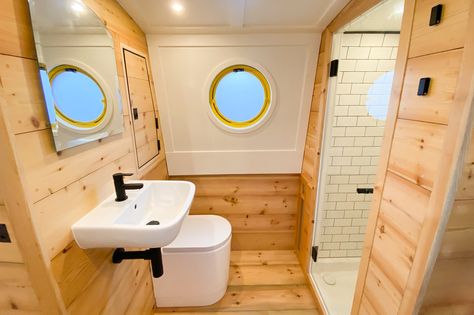 Boat House Interior Boathouse, Houseboat Bathroom, Narrowboat Bathroom, Barge Living, Schoolie Conversion, Boat Remodel, Barge Interior, Canal Boat Interior, Sunflower Bathroom