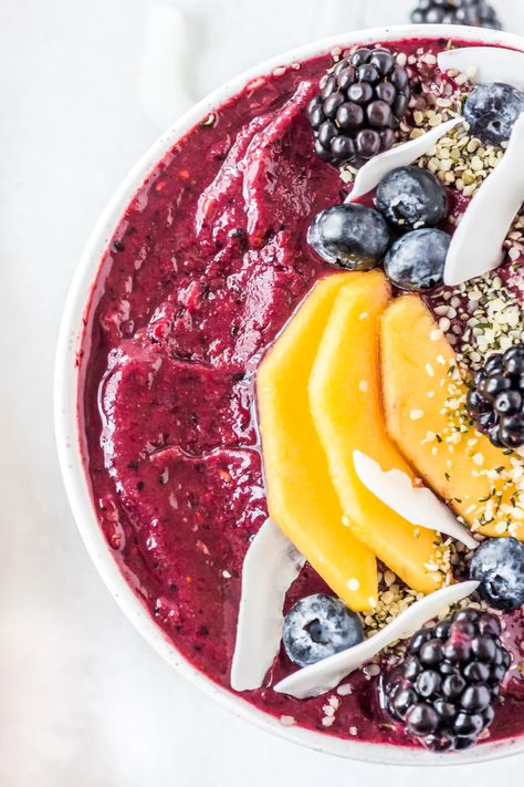 This Easy Acai Bowl Recipe is a nutritious breakfast or snack idea. Frozen açaí berry puree, berries, mango, almond milk and maple syrup make this outrageously delicious vegan treat. Easy Acai Bowl Recipe, Easy Acai Bowl, Acai Bowl Recipe Easy, Acai Bowl Recipe, Frozen Acai, Acai Puree, Acai Bowls Recipe, Bisquick Recipes, Cherry Recipes