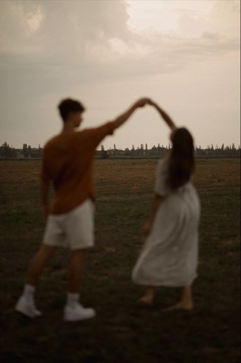 Couple Slow Dancing Aesthetic, Couple Slow Dancing, Slow Dancing Aesthetic, Couple Dancing Aesthetic, Romantic Dance, Aesthetic Dance, Dancing Aesthetic, People Dancing, My Kind Of Love