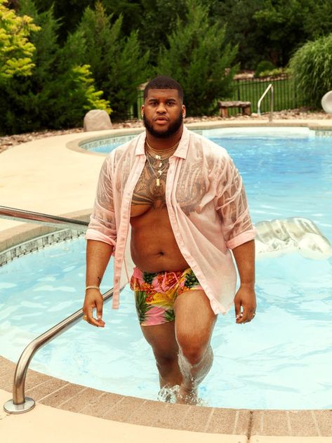 Fat Black Guy, Body Positivity Men, Fat Black Man, Thick Men Fashion, Male Model Fashion, Plus Size Male Model, Body Positive Photography, Savage Fenty, Plus Size Male