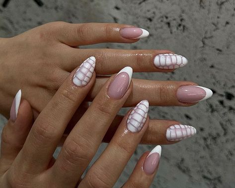 Easy Nail Designs Neutral, Natural Aesthetic Nails, Neutral Cute Nails, White Theme Nails, White Base Nails With Design, Classy Fun Nails, White Blooming Gel Nails, Almond Nails Simple Design, Funky Nail Ideas Fun