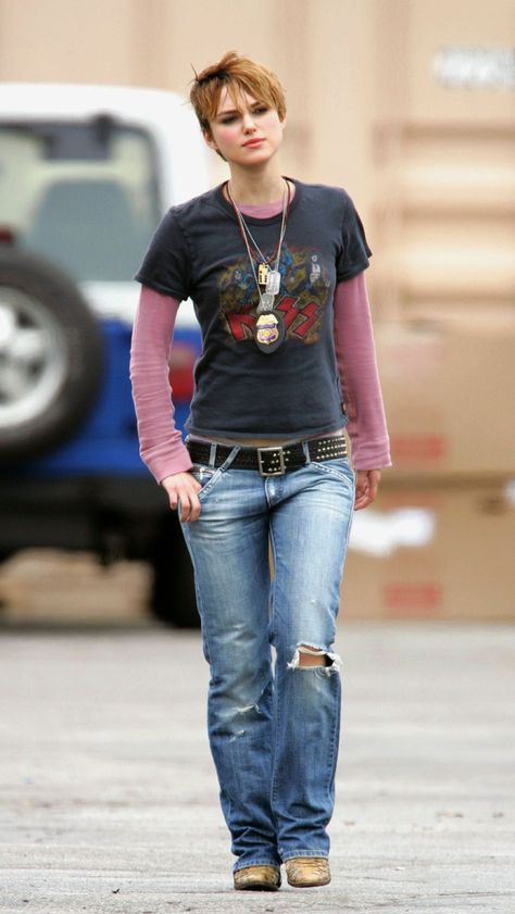 Keira Knightley Domino, Keira Knightley Style, 2005 Fashion, Kiera Knightly, Salt Rock, Keira Knightly, Model Outfits, Keira Knightley, Punk Outfits