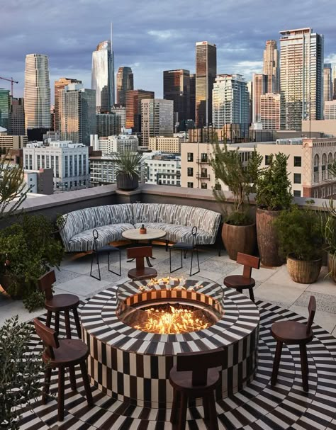 Kelly Wearstler Interiors, Proper Hotel, Terrasse Design, San Myshuno, Rooftop Design, Rooftop Terrace Design, Best Rooftop Bars, Rooftop Lounge, Property Design