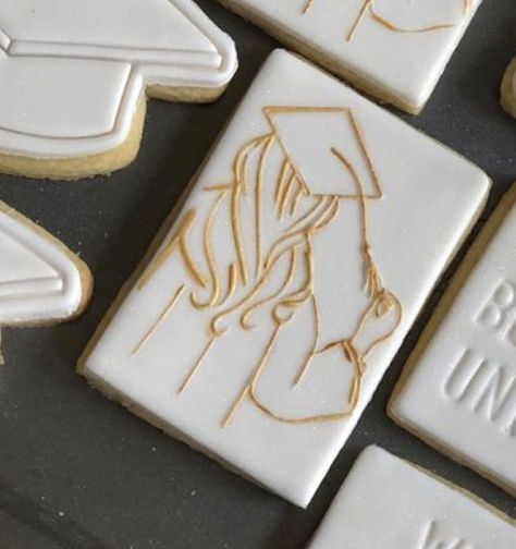 Blue And Gold Graduation Cookies, College Graduation Cookies Decorated, Graduation Fondant Cookies, Girl Graduation Cookies, Graduation Cookie Ideas High School, Graduation Decorated Sugar Cookies, Grad Sugar Cookies, Graduation Sugar Cookies 2024, Graduation Sugar Cookies Ideas