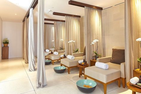 5 design tips from this luxury spa in Bali! - Home & Decor Singapore Spa Interior Design Luxury, Deco Spa, Massage Room Design, Massage Room Decor, Salon Interior Design Ideas, Beauty Salon Interior Design, Antipolo, Spa Room Decor, Spa Interior Design