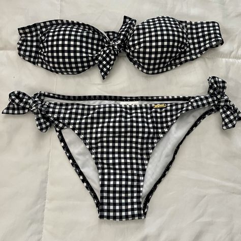 Brand New! Black & White Gingham 2 Piece Swim Suit *****Sale Final, No Refund***** Get Yourself Ready To Jump Into That Pool With These Cute Swimwear On Bikini Top: Size: Small Knot Front/Back Removable Padding Chest Size: 32”-34” Adjustable Bikini Bottom: Knot On Each Side Adjustable Medium Coverage Thick Ties Knotted At Sides Supportive Plastic On The Bottom 82% Nylon, 18% Spandex Hand Wash Cold, Do Not Dry Clean Thank You For Stopping By! Xx Happy Shopping! Hoodie Layout, Y2k Bikinis Vintage, Grunge Swimsuit Bikinis, 50s Bathing Suit, 2000s Bikinis Vintage, Gingham Swimsuit Bikinis, Gingham Fitted Tie-side Swimwear, Tropical Bikinis, Women Bathing