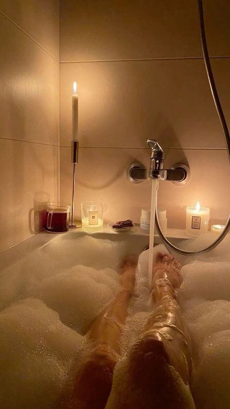 Mekka Islam, Bath Aesthetic, Deco Studio, Dream Lifestyle, Night Routine, Bubble Bath, Casas De Ensueño, 2024 Vision Board, Clean Girl