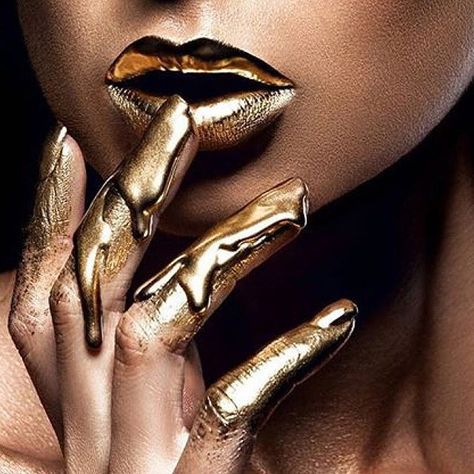 Dripping in liquid gold - This divine artistry was created by @vladamua. #MAJOR #Gold001 love. Amazing work!! ⚡️⚡️⚡️ Pat Mcgrath Makeup, Make Up Gold, King Midas, Gold Drip, Gold Everything, Gold Makeup, Gold Aesthetic, Pat Mcgrath, Liquid Gold