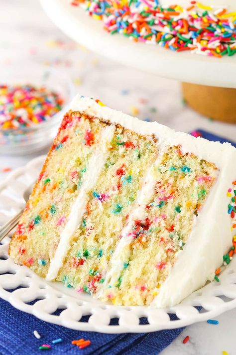 Time to celebrate! Three layers of vanilla cake packed with colorful rainbow sprinkles are filled and frosted with vanilla buttercream and topped with more rainbow sprinkles in this Funfetti cake. Yum! Birthday Cakes Recipes, Homemade Funfetti Cake, Life Love And Sugar, Homemade Whipped Cream Recipe, Homemade Hot Fudge, Recipes With Whipping Cream, Sprinkle Cupcakes, Confetti Cake, Smooth Cake