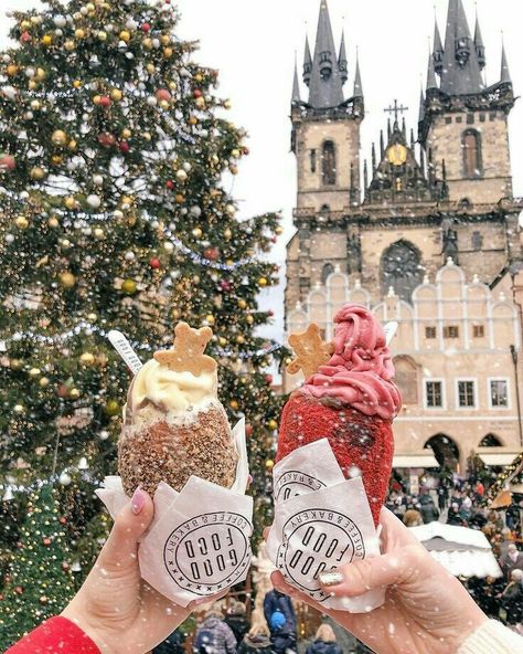 Prague Christmas Market, Prague Christmas, Praha Prague, Christmas Destinations, Christmas In Europe, Christmas Inspo, Voyage Europe, Christmas Travel, Christmas Mood