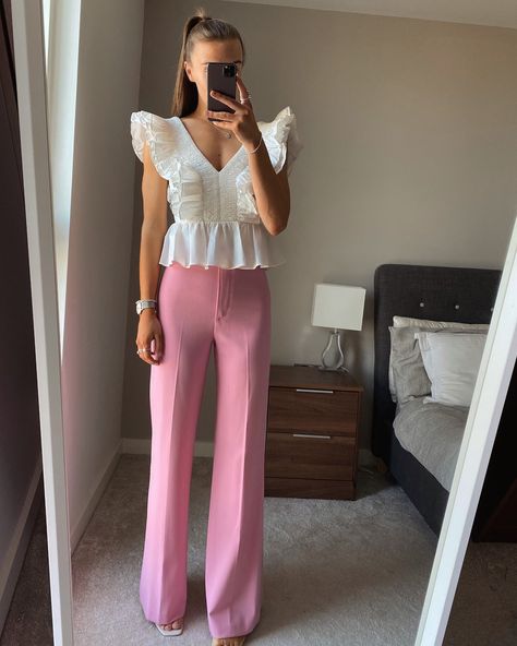 What Em Wore, Pink Trousers Outfit, Exec Photoshoot, Buisness Casual Women Outfits Chic, Buisness Casual Women, Spring Business Casual Outfits, Buisness Casual, Spring Business Casual, Recruitment Outfits