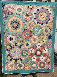 So Sarah Sews: Millefiori Quilt Millefiori Quilt Pattern, Millefiori Quilts, Fabric Collage, Flower Quilt, Art Quilt, The C, English Paper Piecing, Paper Piecing, Quilt Pattern