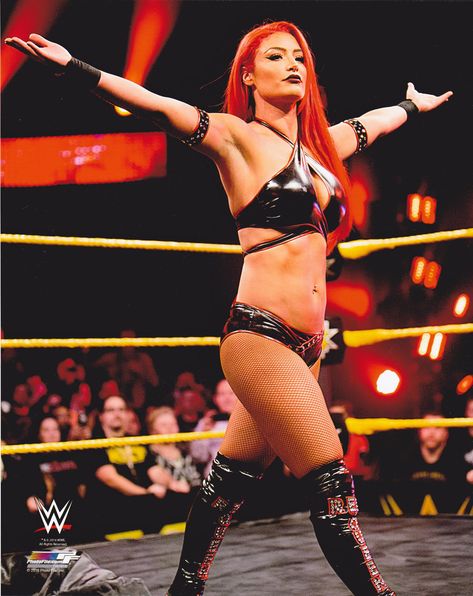 Natalie Eva Marie, Wwe Women's Division, Women Wrestlers, Nikki And Brie Bella, Natalie Marie, Wwe Women, Eva Marie, Wrestling Divas, Belly Button Piercing