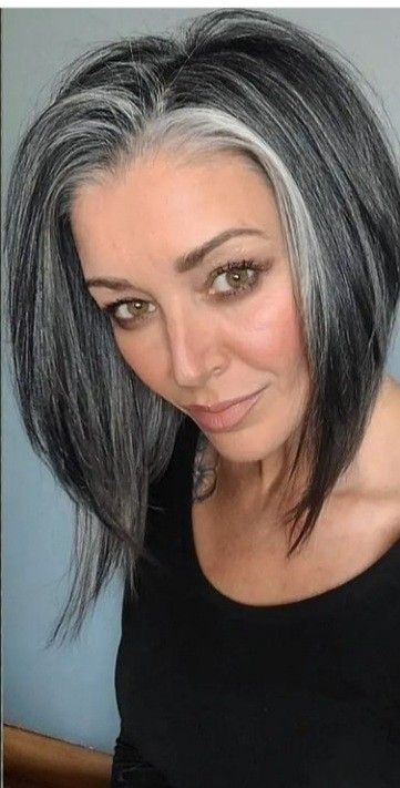 Gray Hairstyles, Grey Hair Transformation, Gorgeous Gray Hair, Grey Hair Inspiration, Beautiful Gray Hair, Gray Hair Growing Out, Gray Hair Cuts, Dark Hair With Highlights, Transition To Gray Hair