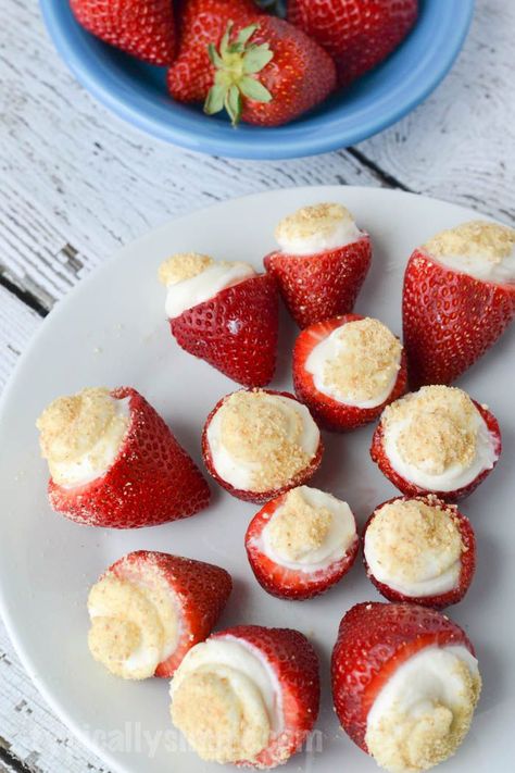 These no bake strawberry cheesecake bites are so simple, but so delicious and make a great finger food dessert for parties or when have the tastes for a sweet treat! No Bake Strawberry Cheesecake, Finger Food Desserts, Strawberry Cheesecake Bites, Dessert Party, Easy Summer Desserts, Baked Strawberries, Cheesecake Bites, Great Desserts, Party Desserts