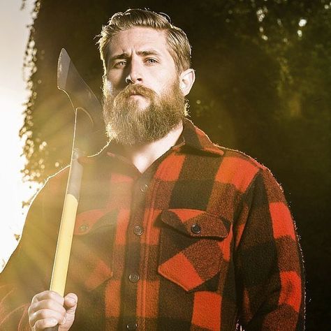 Big ol' lumberjack beard Hipster Fashion, Lumberjack Aesthetic, Rugged Men, Mens Fashion Rugged, Moda Retro, Mens Flannel Shirt, Shooting Photo, Lumberjack, Facial Hair