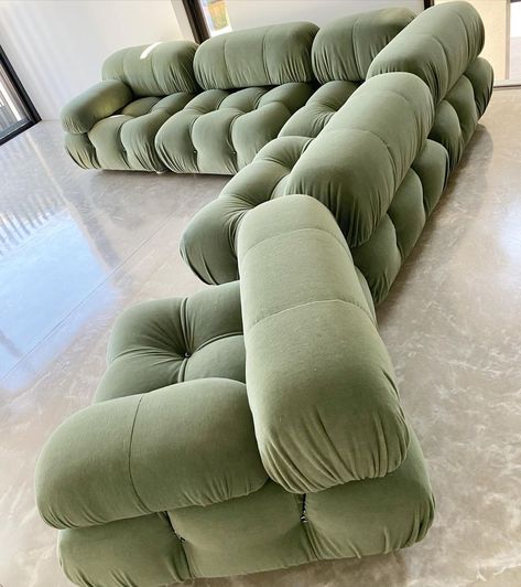 Tamsin Johnson on Instagram: “The dreamiest delivery 🌴 and the first in Australia #tamsinjohnsoninteriors” Mario Bellini Sofa, Bellini Sofa, Tamsin Johnson, Green Living Room Decor, Camille Charriere, In Your Twenties, Your Twenties, Dream Sofas, Green Couch