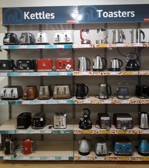 20+ People Who Had One Job but Still Messed It Up People Who Had One Job, Electronics Store Design, Store Shelves Design, Home Appliance Store, Computer Photo, You Had One Job, Showroom Interior Design, Store Shelves, Electronic Shop