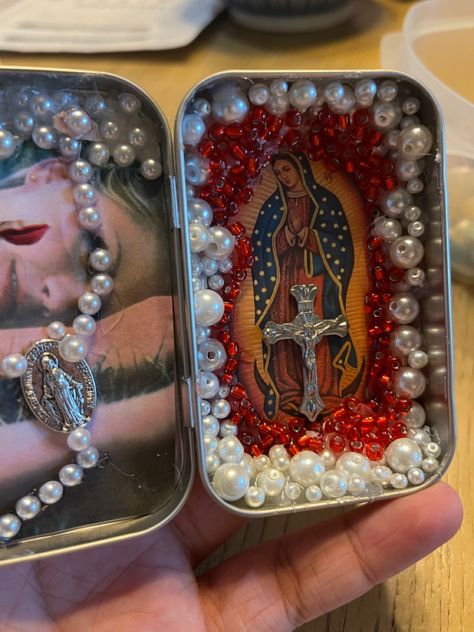 Shrine Box Ideas, Altoids Altar, Mini Shrine, Pocket Shrine, Altoid Tin Altar, Pocket Shrine Catholic, Miniature Shrines Altars, Mint Tin Altar, Mint Tin Crafts