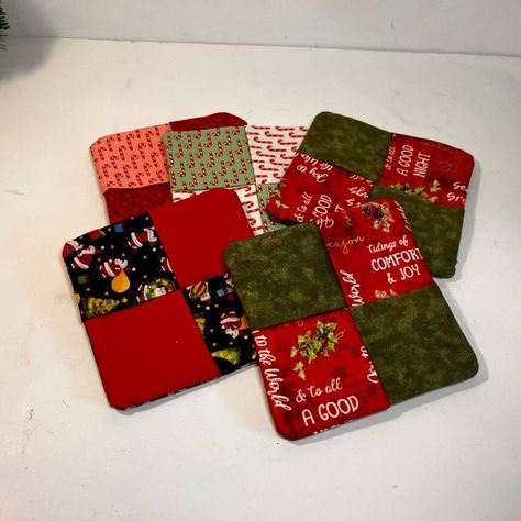 Christmas Coasters 4" Square Set Of 5 - Mixed Set - One With Santa, Two Different Ones With Candy Canes And Two With Tidings Of Comfort And Joy Printed On Them Can Also Be Used As Kitchen Trivet/ Hot Pads Made Of Fabric Double Sided Great For The Office/Bedroom/Kitchen/Dining Room Handmade By My Sister Tidings Of Comfort And Joy, Santa Coasters, Martha Stewart Christmas, Paw Patrol Christmas, Vintage Christmas Stockings, Christmas Pots, Santa Candy, Halloween Table Decorations, Holiday Snowmen