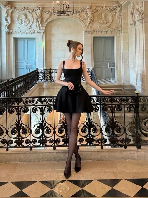 Ballet Opening Night Outfit, Vogue Party Outfits, Elegant Black Mini Dress, Oscars Theme Party Outfit Dresses, Jackets To Wear With Dresses Formal, Black Bustier Top Outfits, Formal Party Dress Short Classy, Formal Mini Dress Classy, Cute Black Dresses Classy