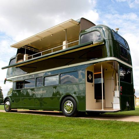 Tiny House Buses - Album on Imgur Kombi Pick Up, Kombi Motorhome, Converted Bus, School Bus Conversion, Bus House, Combi Volkswagen, Decker Bus, Bus Camper, Bus Conversion