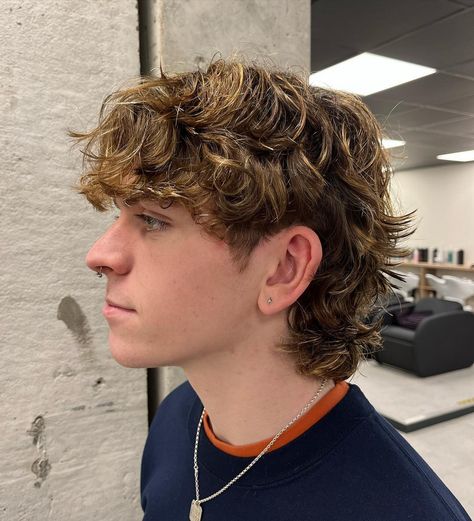 Haircuts For Men Mullet, Boys Mullet, Short Hair Mullet, Classic Mullet, Long Hair Mullet, Shaggy Mullet, Mullet Haircuts, Mullet Hairstyles, Male Haircuts Curly