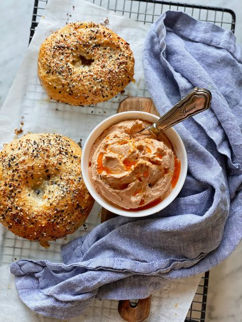 Easy Homemade New York Bagel Recipe: Crispy & Chewy - The Perks of Being Us Homemade Bagels Easy, New York Bagel Recipe, Bagels Recipe Homemade, Ny Bagels, Bagels Easy, Types Of Bagels, Ny Bagel, Bagels Recipe, New York Bagel