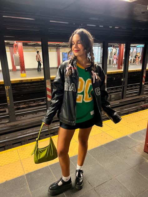 Jersy Girl Aesthetic, New York 2024 Fashion, America Summer Outfits, Nee York Outfit, Cool New York Outfits, Nyc Inspired Outfits, New York Girl Aesthetic Outfits, Ny Aesthetic Outfits, New York Style Aesthetic