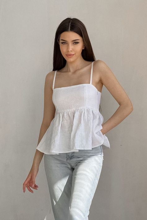 Sleeveless Crop Top Outfit, White Sleeveless Crop Top, White Linen Top, Backless Crop Top, Linen Tank Top, Linen Tank, Crop Top Outfits, Top Tank, Sleeveless Crop Top