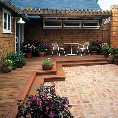 I love this... I'm all excited to start pricing out and building a deck this summer! Diy Deck, Transitional Backyard, Design Per Patio, Free Building Plans, Concrete Patios, Decks Backyard, Brick Patios, Backyard Deck, Wood Deck