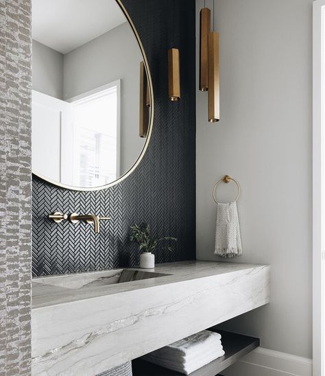 Houseliftdesign Bathroom, Painted Bathrooms Modern, Trending Home Interiors, Metro Interior Design Style, Simple Modern Farmhouse Bathroom, Large Round Bathroom Mirror Master Bath, Cheap Luxury Bathroom Ideas, Modern Coastal Home Aesthetic, Matte Black Bathroom Ideas