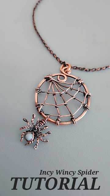 DiY Wire Wrap Halloween Spider on a web Tutorial Crystal Spider Web Diy, Wire Jig Tutorial, Diy Wire Circlet, Turtle Wire Wrap Tutorial, Wire Wrapped Animals Tutorials, Wire Scorpion Diy, Wire Wrapping Ideas Easy, Wire Spider Web Diy, Wrapping Wire Around Stones