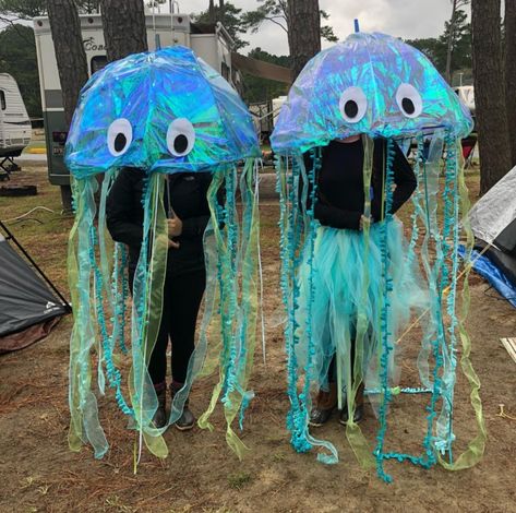 Jellyfish Costume Umbrella, Jellyfish Costume Diy, Jellyfish Halloween Costume, Costume Medusa, Umbrella Jellyfish, Jellyfish Halloween, Diy Umbrella, Sea Costume, Diy Jellyfish