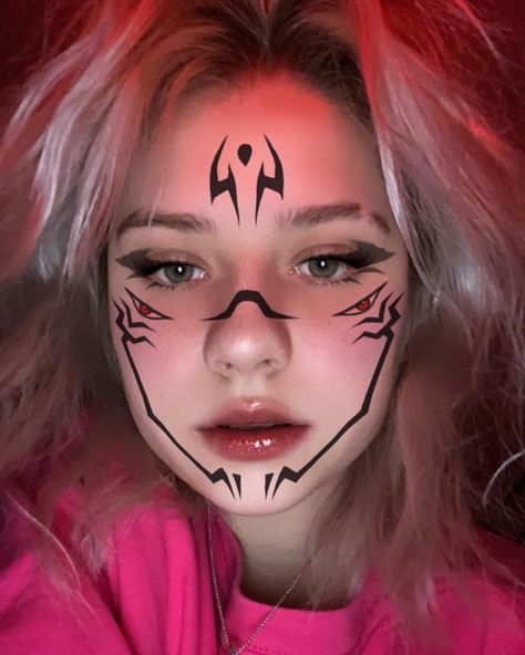 https://instagram.com/agusttaed?r=nametag Sukuna Face Makeup, Choso Makeup Girl Tutorial, Kazuha Cosplay Makeup, Sukuna Makeup, Pfp Jujutsu Kaisen, Halloween Profile Pics, Sukuna Pfp, Alt Graphic Liner Hooded Eyes, Egirl Makeup Goth Tutorial