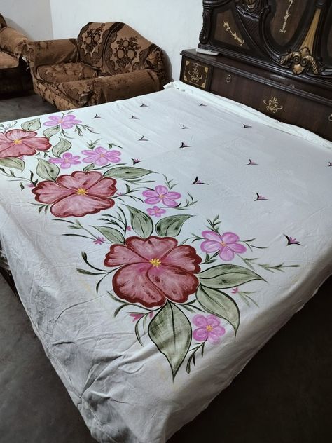 Painting Bedsheets Design, Bedsheet Painting Designs, Bedsheet Painting, Bedsheet Design, Bed Sheet Painting Design, Bed Cover Design, Simple Hand Embroidery Patterns, Fabric Painting On Clothes, Painted Designs