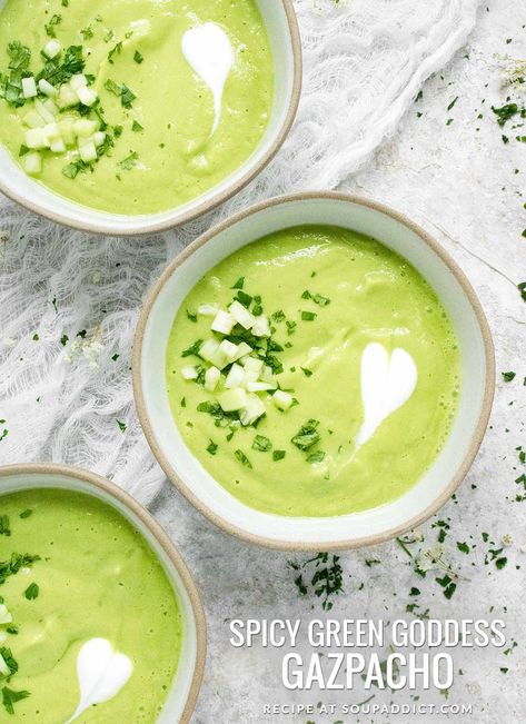 Summer Soup Recipes, Chic Food, Black Bean Stew, Goddess Salad, Avocado Soup, Chilled Soup, Comfort Soup Recipes, Summer Soup, Deliciously Ella