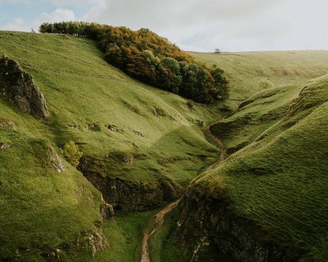 Olivia Core, Peak District National Park, Peak District, Oblivion, Green Aesthetic, Land Scape, Mother Earth, Wonders Of The World, Mother Nature