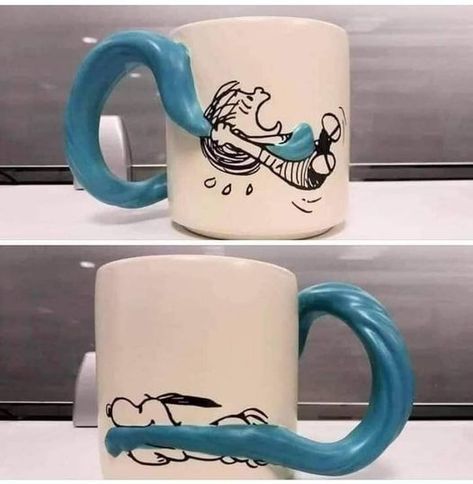 Snoopy Mug, Snoopy Wallpaper, Cool Mugs, Cute Little Things, Snoopy And Woodstock, Peanuts Snoopy, Cute Mugs, Pottery Painting, Cartoon Character