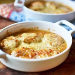 Julia Child's Scallops Gratinned with wine, garlic and herbs aka Coquilles St. Jacques à la Provençale Coquilles St Jacques Recipe, Lobster Meals, Coquilles St Jacques, Seafood Scallops, Scallop Pasta, Julia Childs, Coquille St Jacques, Baked Scallops, Julia Child Recipes