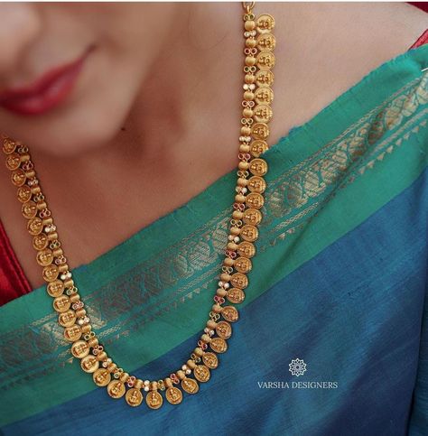 Gold Malai Designs, Aaram Gold Designs, Simple Haram Designs Gold, Kasu Necklace Designs, Kasu Haram Designs, Long Chains Indian Gold, Gold Haram Designs Indian, Kasulaperu Jewellery, Kasu Malai