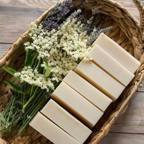 Lavender Soap Recipe, Soap Photography, Natural Soaps Recipes, Săpunuri Handmade, Soap Display, Cold Process Soap Recipes, Soap Making Recipes, Soap Recipe, Soap Making Supplies