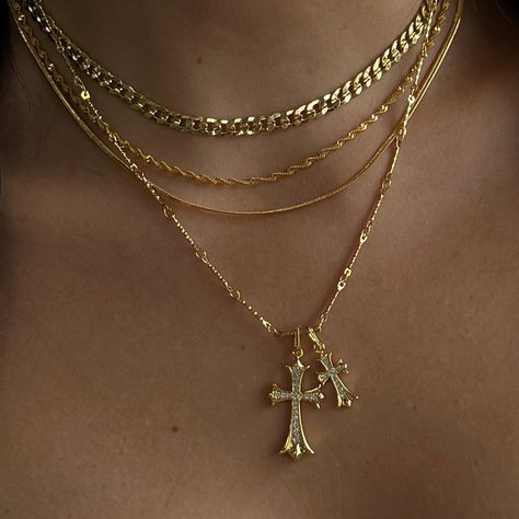 Double Cross Me Necklace– EVRYJEWELS Jewel Necklace, Gold Cross Necklace, Stacked Jewelry, Jewelry Lookbook, Girly Jewelry, Jewelry Inspo, Chain Choker, Dream Jewelry, Necklace Sizes