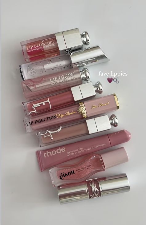 Sephora Aesthetic, Ideas De Maquillaje Natural, Lip Gloss Cosmetics, Best Lip Gloss, Makeup List, Smink Inspiration, Lip Gloss Collection, Lip Beauty, Fancy Makeup