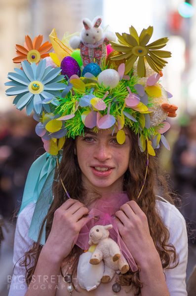 new york city easter bonnet parade - Google Search Stretch Photography, Easter Bonnet Parade, Easter Costumes, Easter Hat Parade, Easter Bonnets, Garden Patch, Easter Hat, Crazy Hat Day, Happy Hat